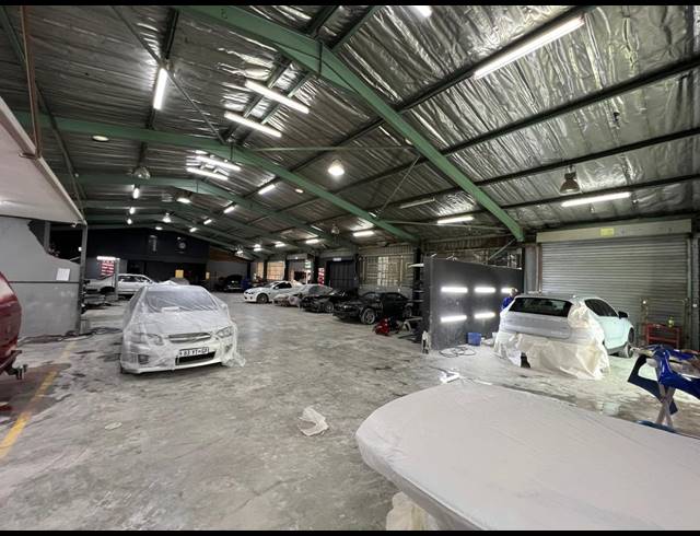 3,057M² WAREHOUSE FOR SALE IN STRIJDOMPARK